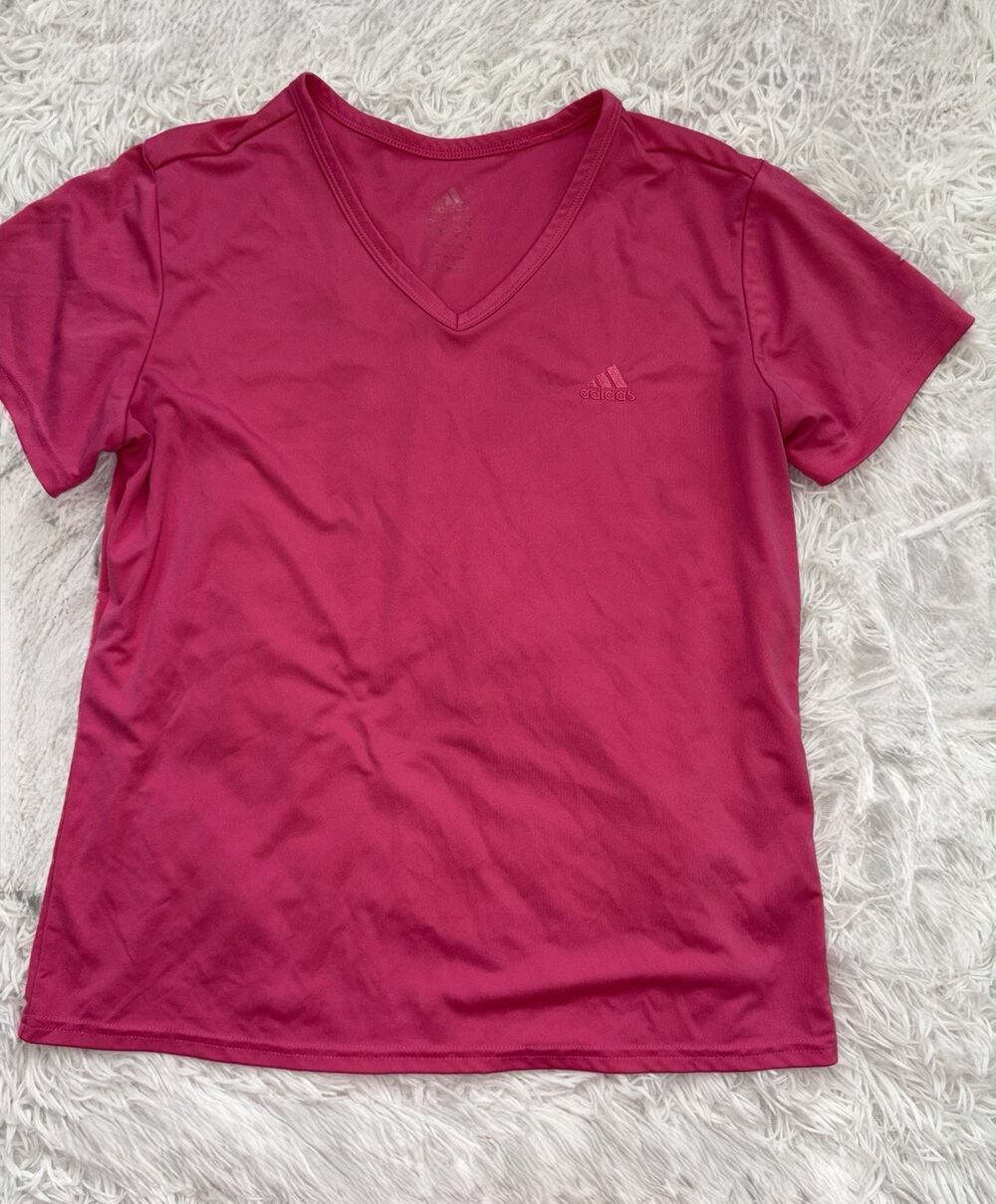 Adidas Women’s M Pink V Neck Sport Tee. Great Qual, Comfortable